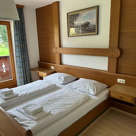 Kaiserstubn Guest house *